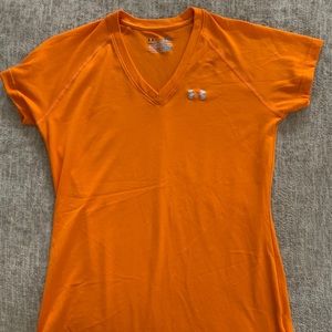 Women’s under armour tshirt